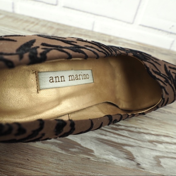 Ann Marino sz 7 zebra pattern satin velvet heels - Picture 9 of 9